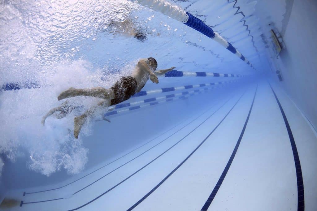 Natation en piscine d’intérieur
