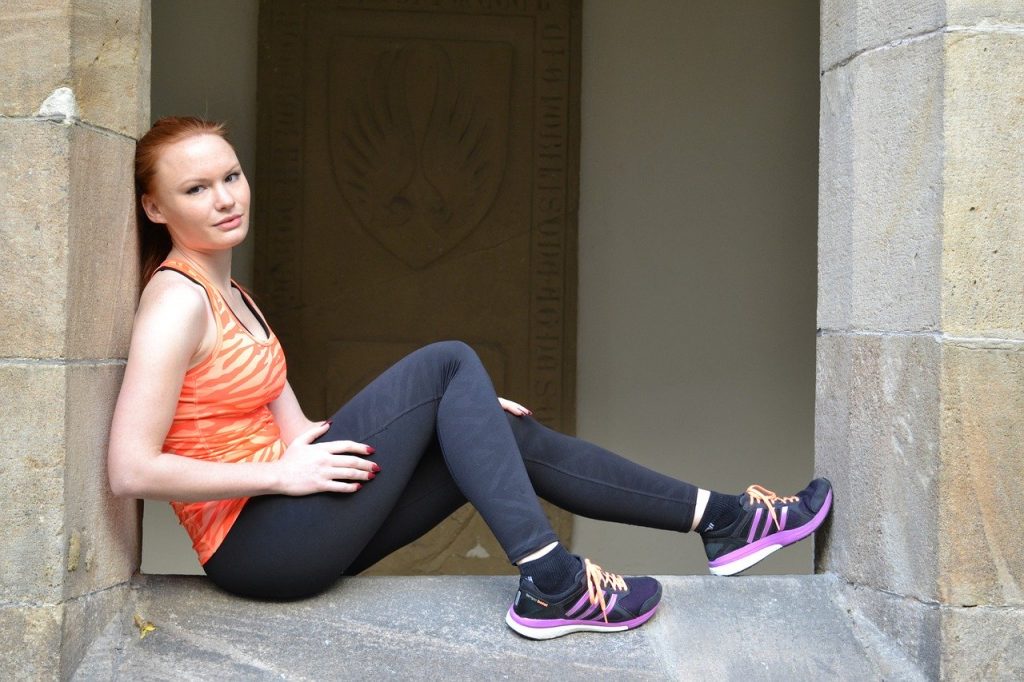 Fille qui fait du fitness